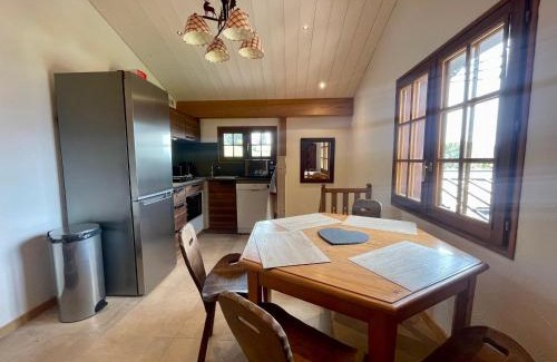 Crest-Voland Ski Chalet | Chalet rénové 2-4 pers, terrasses, vue Mont Charvin - FR-1-505-187