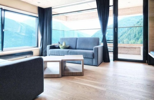 Großdorf Ski Chalet | Chalet Resort in Kals am Großglockner near Lake