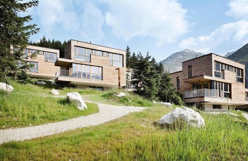 Großdorf Ski Chalet | Chalet resort in Kals am Großglockner