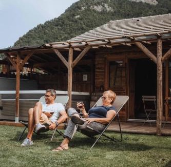 Le Biot House | Chalet SALOON avec SPA privatif