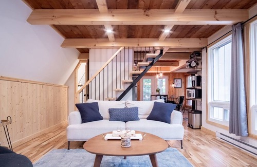 Orford Ski Chalet | Chalet Stockholm, Turn Key Amenities + Pet Friendly + Dedicated Workspace with Hi Speed WiF