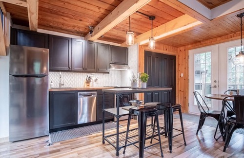 Orford Ski Chalet | Chalet Stockholm, Turn Key Amenities + Pet Friendly + Dedicated Workspace with Hi Speed WiF