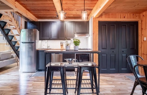 Orford Ski Chalet | Chalet Stockholm, Turn Key Amenities + Pet Friendly + Dedicated Workspace with Hi Speed WiF