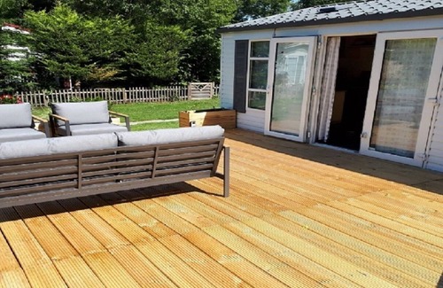 Goedereede Ski Chalet | Chalet up to 5 p. with private garden beach and large verandas, lots of privacy.