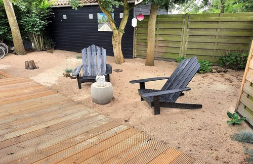 Goedereede Ski Chalet | Chalet up to 5 p. with private garden beach and large verandas, lots of privacy.