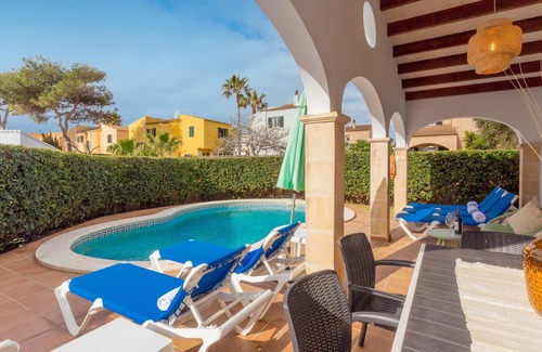 Cala en Blanes House | Chalet 'Villa El Pinar 1' with Pool, Garden & Wi-Fi