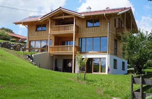 Dietringen Apartment | Chalet with a view of the water