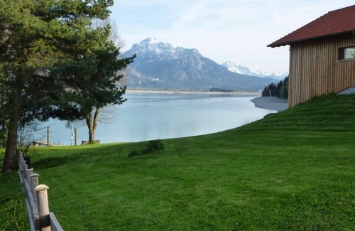 Dietringen Apartment | Chalet with a view of the water