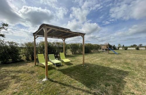 Pierrefitte-sur-Loire House | Chalets individuels avec terrasse, animaux acceptés - FR-1-489-361
