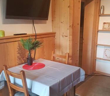 Seez Apartment | Chaleureux 2 pièces avec terrasse à Seez