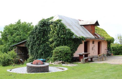 Zemiansky Vrbovok House | Chalupa -Ranč pod Žobrákom
