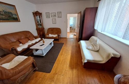 Rejdova House | Chalupa u Dionýza