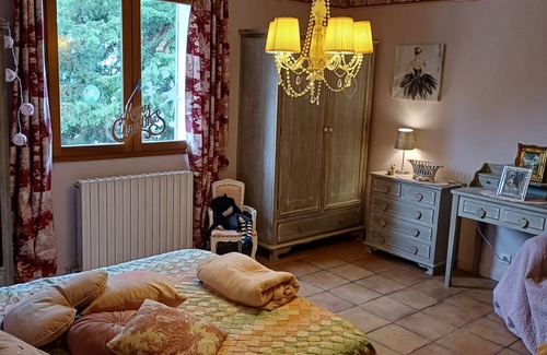 Saint-Saturnin-les-Avignon Bed & Breakfast | Chambre d 'hôte Romantique a Coté D'avignon