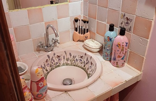 Saint-Saturnin-les-Avignon Bed & Breakfast | Chambre d 'hôte Romantique a Coté D'avignon