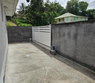 Les Abymes House | Chambre a 6 minutes de l'aéroport