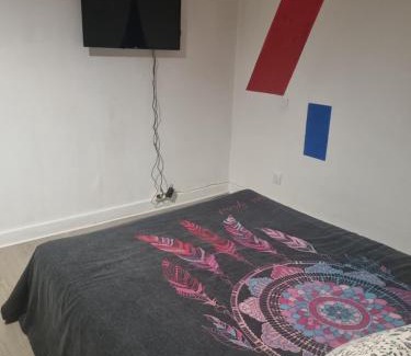 Arthes House | Chambre au 1er étage avec communs