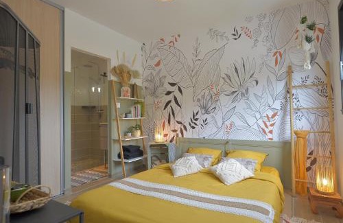 Marsillargues House | Chambre chez l'habitant dans Villa d'architecte avec Piscine chauffée