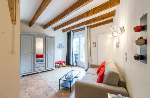 Auriac-du-Perigord Bed & Breakfast | Chambre Coquelicot