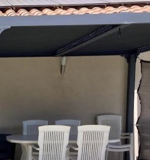 Gemenos House | Chambre d'hôte, SdB & accès privé, piscine, jardin