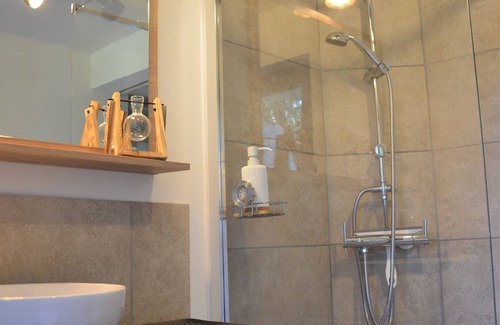 Still Bed & Breakfast | Chambre D'hôtes Avec Jacuzzi L'envol du Coquelicot