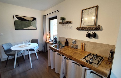 Still Bed & Breakfast | Chambre D'hôtes Avec Jacuzzi L'envol du Coquelicot