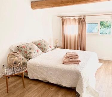 Gemenos Bed & Breakfast | Chambre d'hôtes avec piscine au calme Gémenos