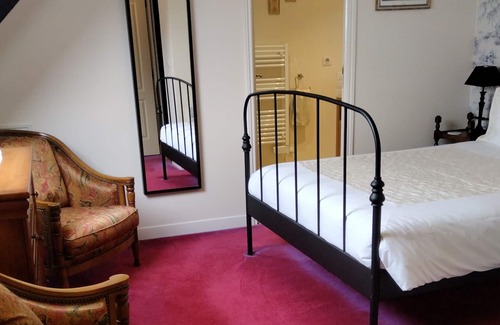 Lescouet-Gouarec Bed & Breakfast | Chambre D'hote in Old Presbytery in heart of Brittany