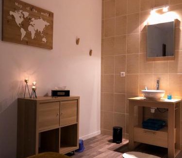 Cognac House | chambre double avec salle de bain privative