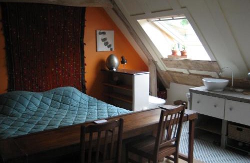Misy-sur-Yonne House | Chambre du Toucan
