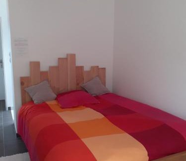 Lezignan-Corbieres House | Chambre privée au coeur d'une pinède dans un quartier résidentiel