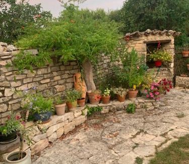 Limans Bed & Breakfast | Chambre sous les cyprès