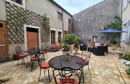 Chateauroux Bed & Breakfast | Chambre spacieuse avec grand lit et salle d'eau privée, petit-déjeuner inclus - Châteauroux - FR-1-591-601