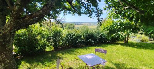 Lormes Bed & Breakfast | Chambre Swingy - Gîte les Zazous
