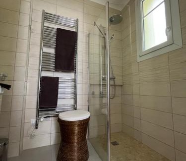 Pomponne Bed & Breakfast | Chambre villa du sentier
