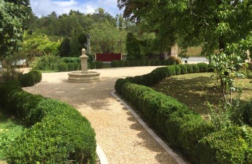 Sorges-et-Ligueux-en-Perigord Bed & Breakfast | chambres d'hôtes à la claire fontaine