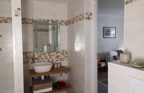 Louhossoa House | Chambres d'hôtes Chalbonia