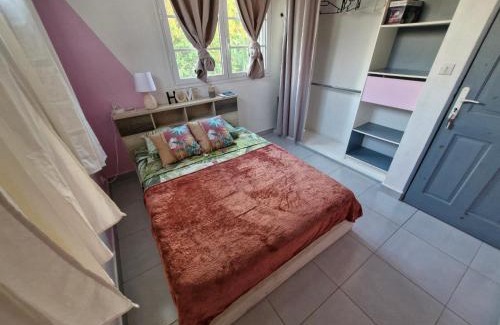 Fort-de-France House | Chambres d'hôtes dans Villa à Chateauboeuf