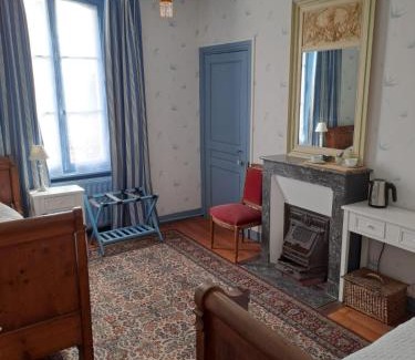 Periers Bed & Breakfast | Chambres d'hôtes de charme dans maison de maitre XIXème