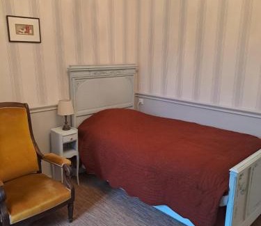 Periers Bed & Breakfast | Chambres d'hôtes de charme dans maison de maitre XIXème