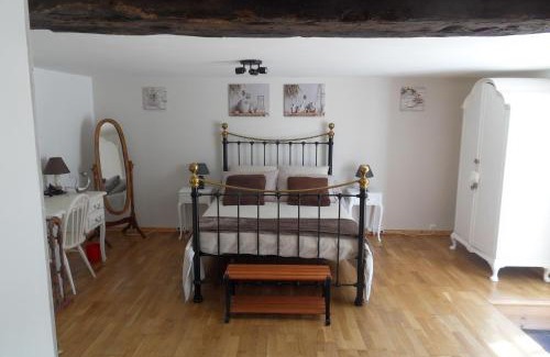 Mantilly Bed & Breakfast | Chambres d'hôtes du vieil hêtre