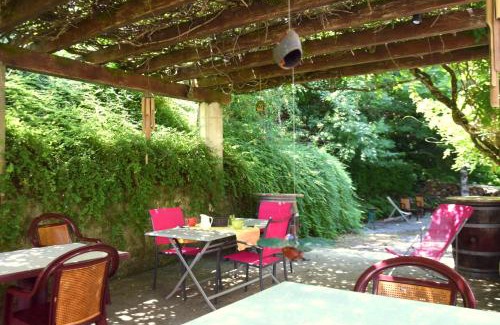 Lacrouzette Bed & Breakfast | Chambres d'Hôtes L'Orée des Bois