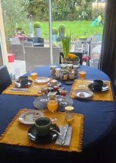 Acigne Bed & Breakfast | Chambres d'hôtes Les Chênes
