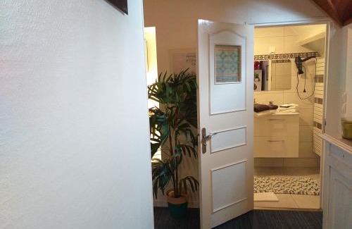 Saint-Aubin-Les-Elbeuf Bed & Breakfast | Chambres du Jardin Fleuri