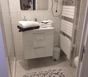 Saint-Aubin-Les-Elbeuf Bed & Breakfast | Chambres du Jardin Fleuri