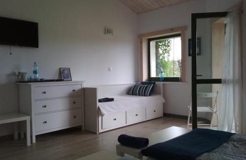 Brochow Bed & Breakfast | Chamedafne w Puszczy Kampinoskiej