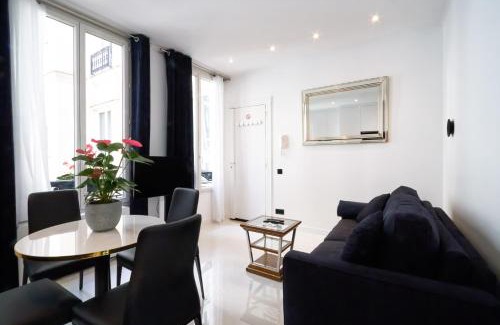 Faubourg-du-Roule Apartment | Champs-Élysées Executive Apartment