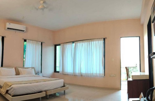 Navsari Hotel | Chandanvan Club & Resort