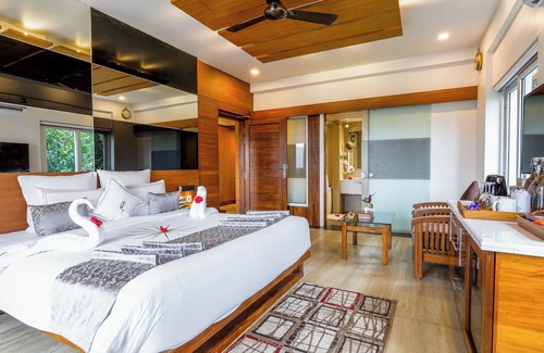 Chithirapuram Hotel | CHANDYS WINDY WOODS