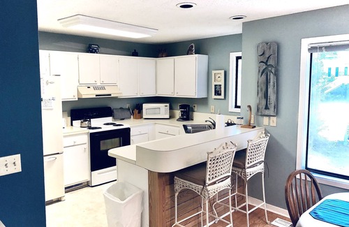 Oak Grove Villa | Change your attitude at Changes in Latitude on Edisto Island, And just get away.