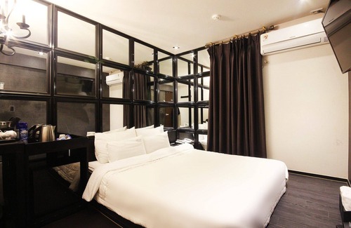 Jinhae-daero Hotel | Changwon Jinhae Olive